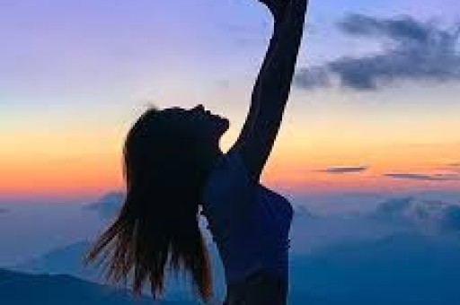 吃瓜！贝蒂斯中场连续4场坐板凳 外界猜测因他与董事华金女儿交往