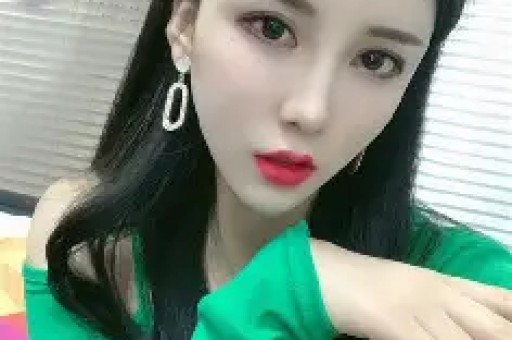 吃瓜群众吵翻！网红爆料是真是假？鹿晗直接报警让她求锤得锤